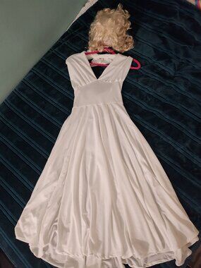 Marilyn Monroe Costume – Size Large